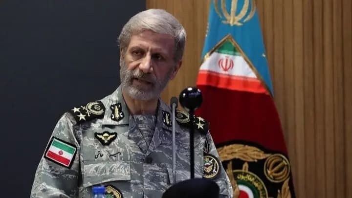 قائد الجيش الإيراني: لن نسمح للعدو بابتلاع “إيران الكبرى”