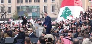 بين العاصفة والصناديق… هل يعود الحريري ليقلب الطاولة؟ رنا وهبة.