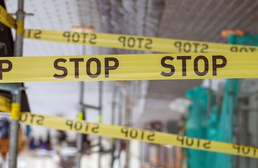 حادثة مأساوية .. أب يقتل طفلته الرضيعة ويخنقها دون أن يشعر