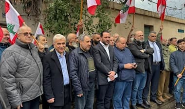 نفّذت «الجبهة القومية» اعتصاماً أمام المحكمة العسكرية في بيروت، رفضاً للتدخل السياسي في القضاء، وملاحقة المقاومين.