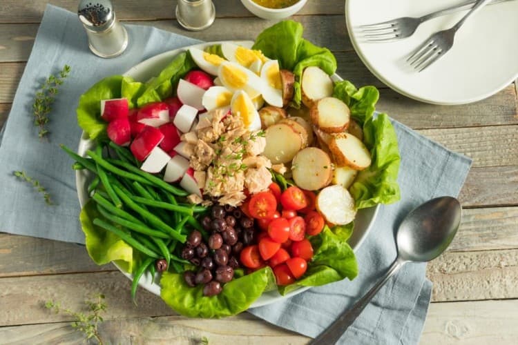 من المطبخ الفرنسي إلى مائدتك.. نيسواز بطريقة إحترافية!